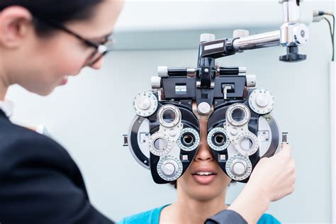 phoropter eye exam