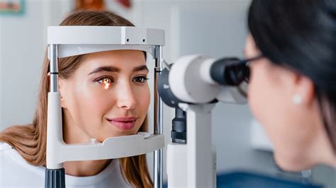 what is a routine eye exam